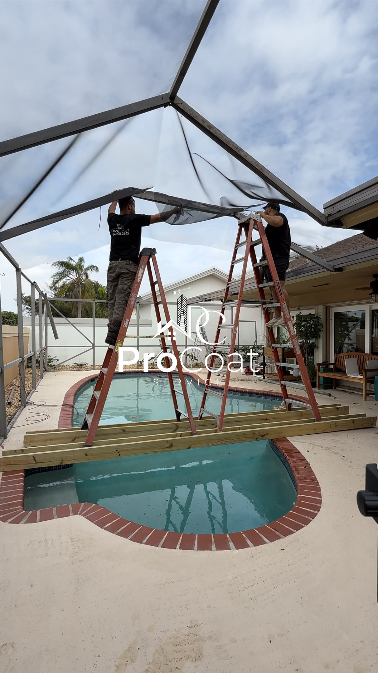 Pool screen removal